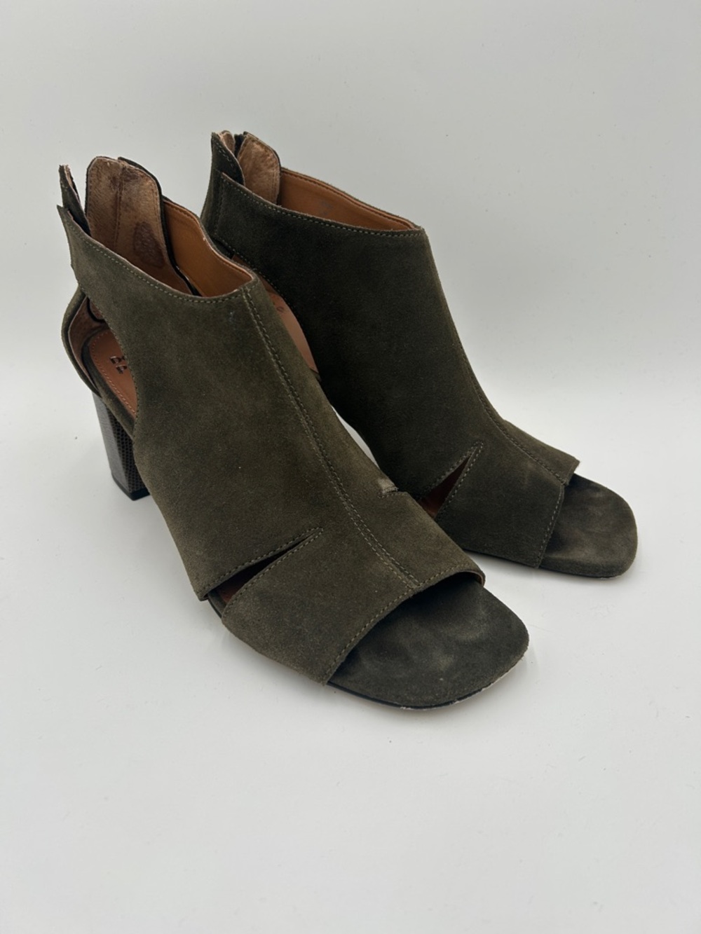 Donald Pliner Perra Olive Green Suede Block Heeled Sandal Boho Earth Tone 9.5